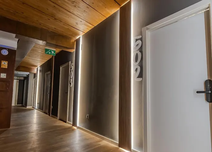 Barrio Humedo By Gaiarooms * León